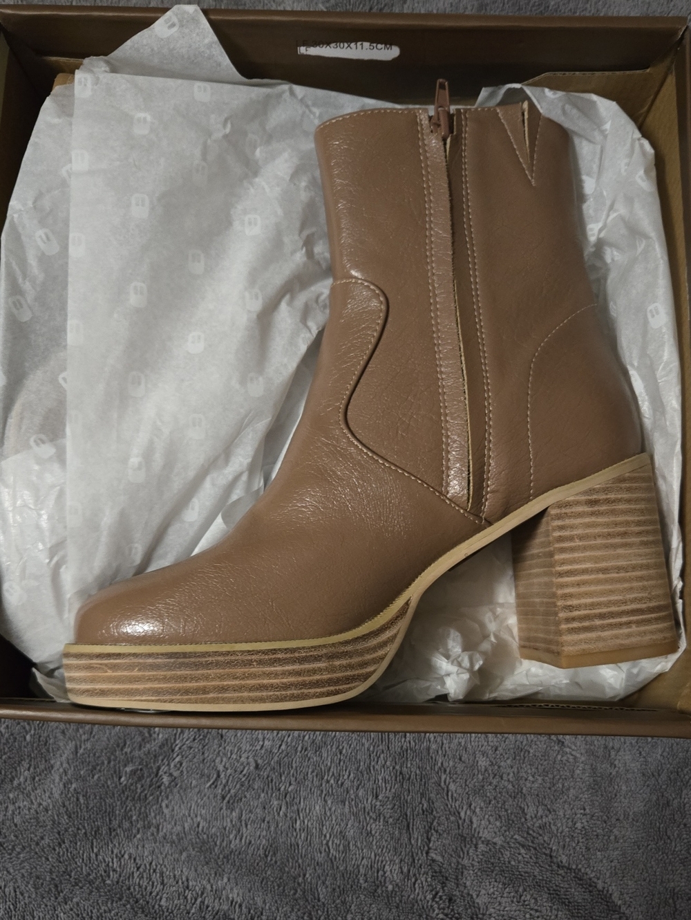 Caylo Womens Taupe Leather Block Heel Ankle Boot